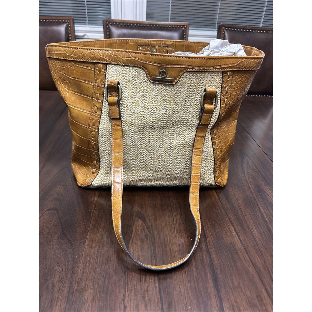 New Direction Purse, Tote, shoulder bag -Faux Leather And Woven Straw/Raffia